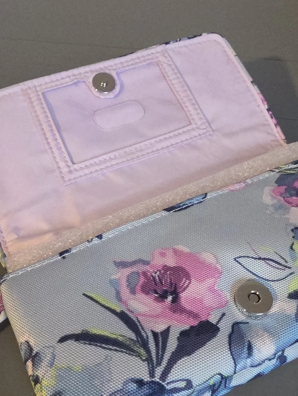 VERA BRADLEY RFID Fresh Cut Bouquet Pastel Wristlet/Clutch/Wallet
